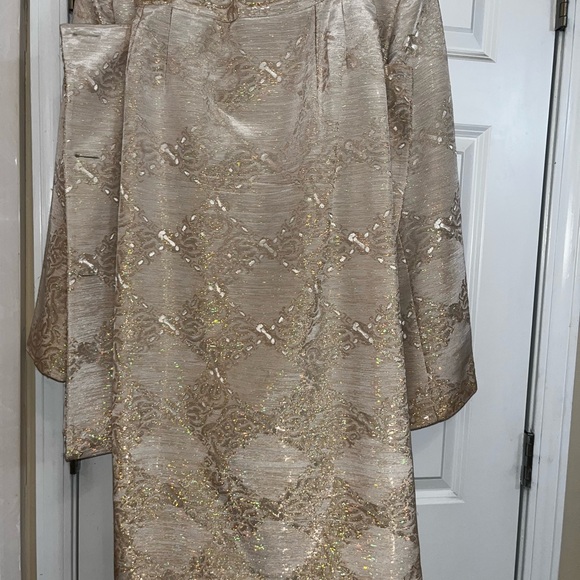 Elegant Gold Brocade Jacket and Dress Set - Picture 6 of 7